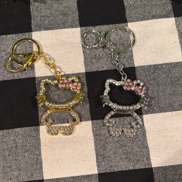 Hello Kitty Keychain - Picture 1 of 3